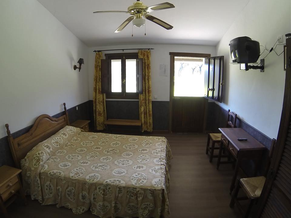 Hotel Rural Puerta De Monfrague Villarreal de San Carlos Luaran gambar